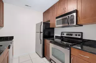 6177 Knoll Wood Rd, Willowbrook, IL 60527 - Photo 5