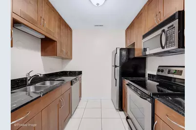 6177 Knoll Wood Road #302, Willowbrook, IL 60527 - Photo 3