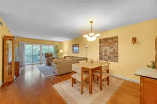 730 Creekside Dr, Mount Prospect, IL 60056 - Photo 3