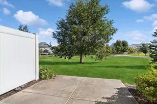 403 Bluegrass Pkwy, Oswego, IL 60543 - Photo 23