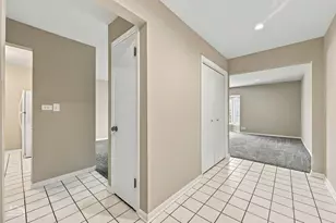 2600 Windsor Mall, Park Ridge, IL 60068 - Photo 5