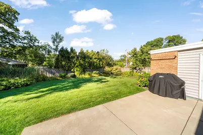 1960 Milton Avenue, Northbrook, IL 60062 - Photo 17