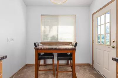 881 N Swift Road #306, Addison, IL 60101 - Photo 9