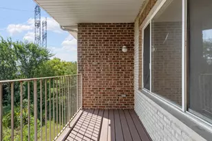 881 N Swift Rd, Addison, IL 60101 - Photo 17