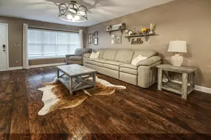 1911 SW Cinnamon Ct, Joliet, IL 60435 - Photo 5