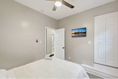 8020 S Muskegon Avenue, Chicago, IL 60617 - Photo 13