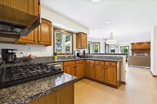 124 Corsaire Ln, Schaumburg, IL 60173 - Photo 21