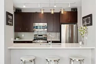 123 S Green St, Chicago, IL 60607 - Photo 9