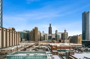 123 S Green St, Chicago, IL 60607 - Photo 25