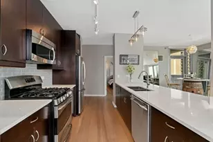 123 S Green St, Chicago, IL 60607 - Photo 11