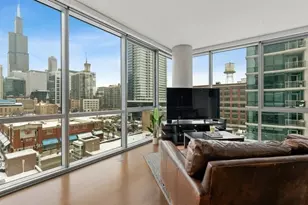 123 S Green St, Chicago, IL 60607 - Photo 7