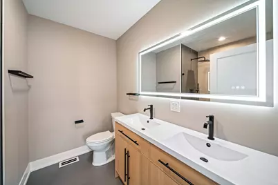 932 N Trumbull Avenue, Chicago, IL 60651 - Photo 17
