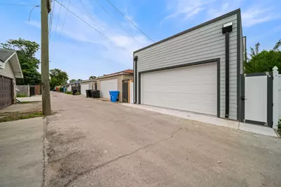 932 N Trumbull Avenue, Chicago, IL 60651 - Photo 35