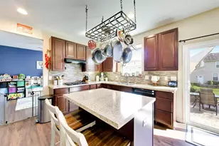 242 Bedford Ln, Volo, IL 60073 - Photo 11