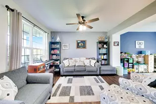 242 Bedford Ln, Volo, IL 60073 - Photo 5