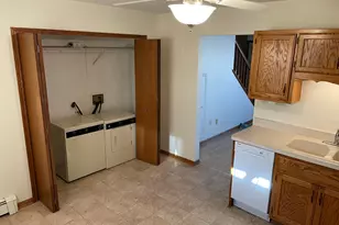 110 Town Crest Dr, New Lenox, IL 60451 - Photo 3