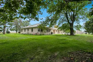 3255 E 12th Rd, Ottawa, IL 61350 - Photo 29