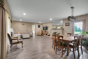3255 E 12th Rd, Ottawa, IL 61350 - Photo 5