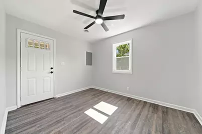 1205 Avenue K, Sterling, IL 61081 - Photo 3
