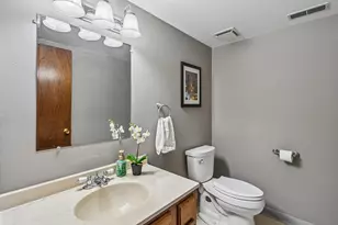 1146 Blackhawk Ct, Schaumburg, IL 60193 - Photo 31