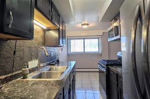 7540 N Ridge Blvd, Chicago, IL 60645 - Photo 9