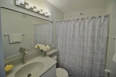 3660 N Lake Shore Drive #2106, Chicago, IL 60613 - Photo 9