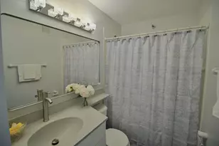 3660 N Lake Shore Dr, Chicago, IL 60613 - Photo 9