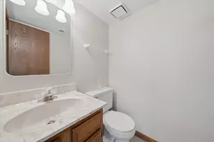 10S221 Suffield Dr, Downers Grove, IL 60516 - Photo 21
