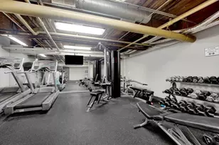 225 W Huron St, Chicago, IL 60654 - Photo 15