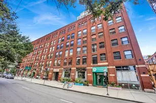 225 W Huron St, Chicago, IL 60654 - Photo 1