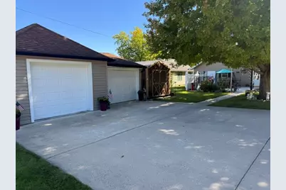 404 E 2nd Street, Oglesby, IL 61348 - Photo 17