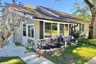 404 E 2nd St, Oglesby, IL 61348 - Photo 3