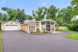 17W041 Deerpath Rd, Bensenville, IL 60106 - Photo 1
