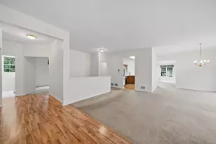 21240 Windsor Lake Ln, Crest Hill, IL 60403 - Photo 5