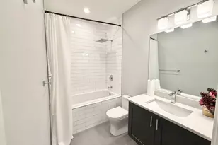 2303 W Wilcox St, Chicago, IL 60612 - Photo 9