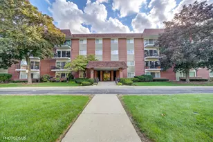 1025 S Fernandez Ave, Arlington Heights, IL 60005 - Photo 1