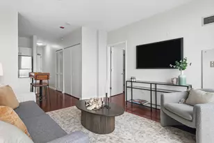 645 N Kingsbury St, Chicago, IL 60610 - Photo 5