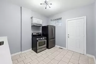 5735 S Marshfield Ave, Chicago, IL 60636 - Photo 13