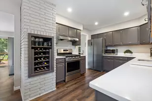 716 Woodland Hills Rd, Batavia, IL 60510 - Photo 11