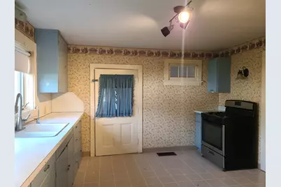 104 S 1st Avenue, Forreston, IL 61030 - Photo 7