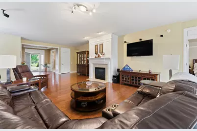 609 Tuscan View, Elgin, IL 60124 - Photo 9
