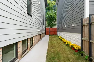 2332 N Maplewood Ave, Chicago, IL 60647 - Photo 31