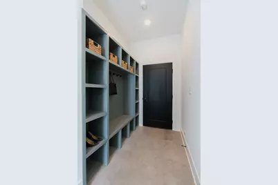 2332 N Maplewood Avenue N, Chicago, IL 60647 - Photo 29