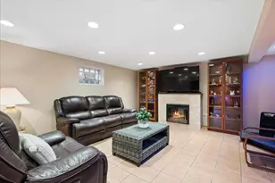 9121 Harlem Ave, Morton Grove, IL 60053 - Photo 13