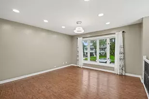 614 Oriole Dr, Streamwood, IL 60107 - Photo 3