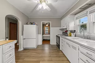 1207 Oregon St, Joliet, IL 60435 - Photo 7