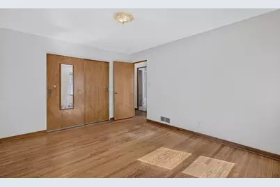 24 S Reed Street, Joliet, IL 60436 - Photo 3
