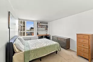 1460 N Sandburg Terrace, Chicago, IL 60610 - Photo 15