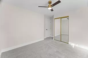 160 Lancaster Ln, Des Plaines, IL 60018 - Photo 13