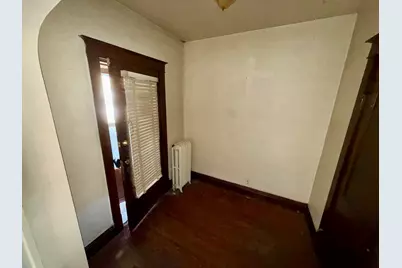 564 E Cass Street, Joliet, IL 60432 - Photo 3